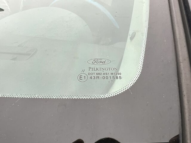 Черный Форд Фиеста, объемом двигателя 1.3 л и пробегом 251 тыс. км за 3500 $, фото 7 на Automoto.ua