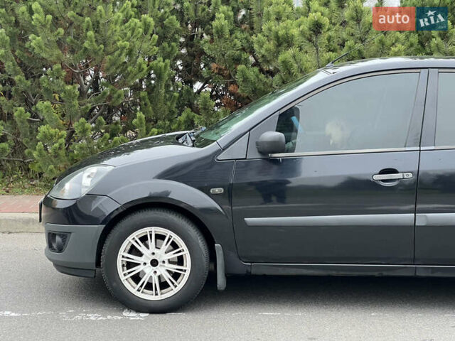 Черный Форд Фиеста, объемом двигателя 1.3 л и пробегом 251 тыс. км за 3500 $, фото 11 на Automoto.ua