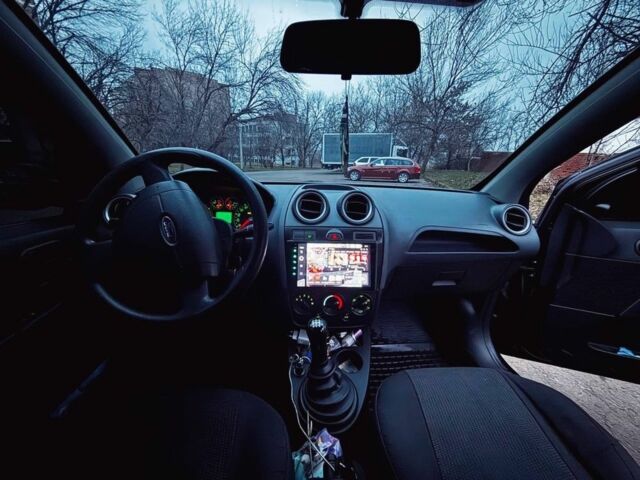 Чорний Форд Фієста, об'ємом двигуна 1.2 л та пробігом 246 тис. км за 4300 $, фото 13 на Automoto.ua