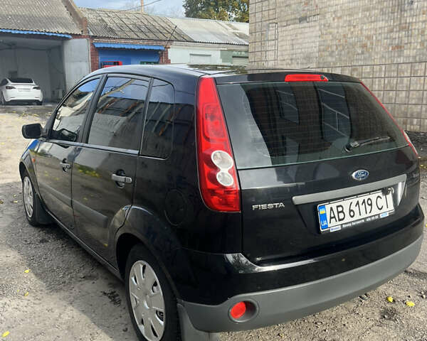 Черный Форд Фиеста, объемом двигателя 1.24 л и пробегом 159 тыс. км за 5500 $, фото 4 на Automoto.ua