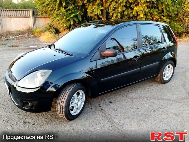 Чорний Форд Фієста, об'ємом двигуна 1.4 л та пробігом 0 тис. км за 4000 $, фото 2 на Automoto.ua