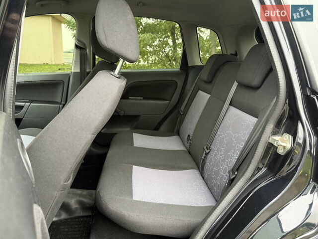 Черный Форд Фиеста, объемом двигателя 1.39 л и пробегом 112 тыс. км за 5899 $, фото 21 на Automoto.ua