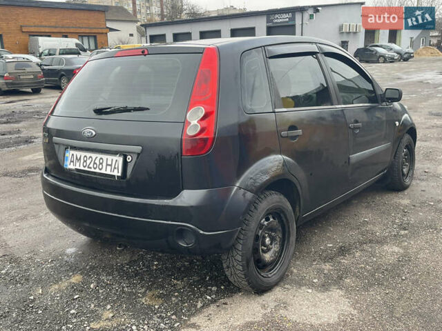 Черный Форд Фиеста, объемом двигателя 1.39 л и пробегом 337 тыс. км за 2600 $, фото 3 на Automoto.ua