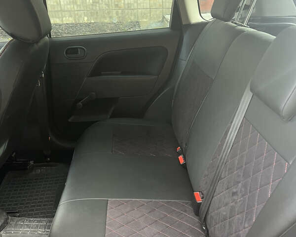 Черный Форд Фиеста, объемом двигателя 1.24 л и пробегом 159 тыс. км за 5500 $, фото 10 на Automoto.ua