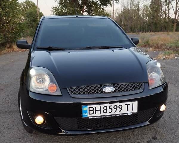 Чорний Форд Фієста, об'ємом двигуна 1.39 л та пробігом 320 тис. км за 4000 $, фото 6 на Automoto.ua