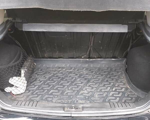 Чорний Форд Фієста, об'ємом двигуна 1.4 л та пробігом 216 тис. км за 3700 $, фото 3 на Automoto.ua