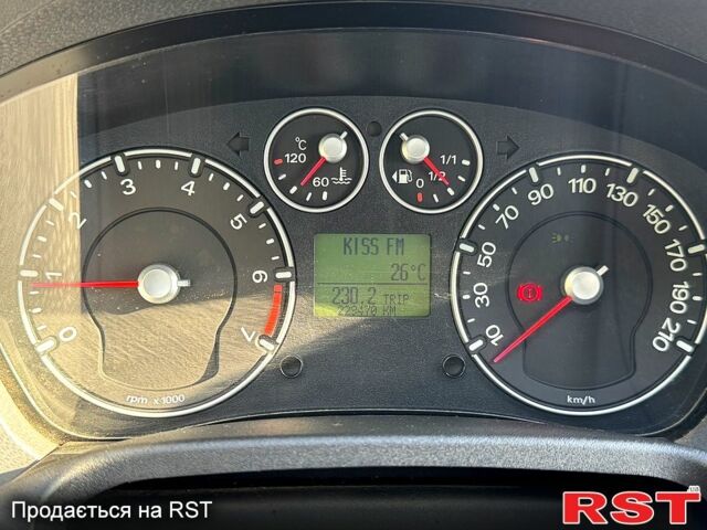 Черный Форд Фиеста, объемом двигателя 1.2 л и пробегом 0 тыс. км за 4300 $, фото 5 на Automoto.ua