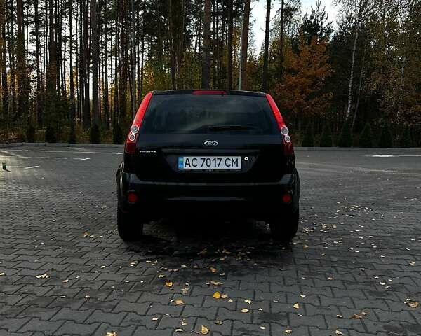 Черный Форд Фиеста, объемом двигателя 1.3 л и пробегом 265 тыс. км за 4500 $, фото 4 на Automoto.ua