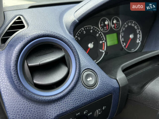 Черный Форд Фиеста, объемом двигателя 1.4 л и пробегом 184 тыс. км за 4750 $, фото 56 на Automoto.ua