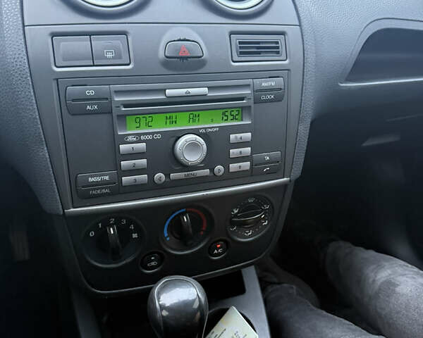 Черный Форд Фиеста, объемом двигателя 1.25 л и пробегом 116 тыс. км за 3800 $, фото 14 на Automoto.ua