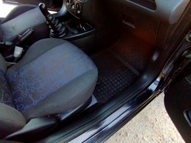 Чорний Форд Фієста, об'ємом двигуна 1.4 л та пробігом 0 тис. км за 4000 $, фото 9 на Automoto.ua