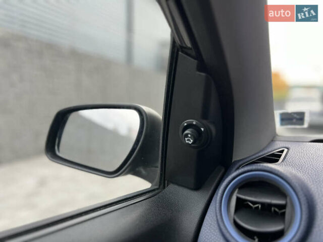 Черный Форд Фиеста, объемом двигателя 1.4 л и пробегом 184 тыс. км за 4750 $, фото 63 на Automoto.ua