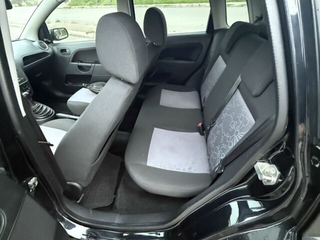 Черный Форд Фиеста, объемом двигателя 1.2 л и пробегом 116 тыс. км за 3800 $, фото 11 на Automoto.ua