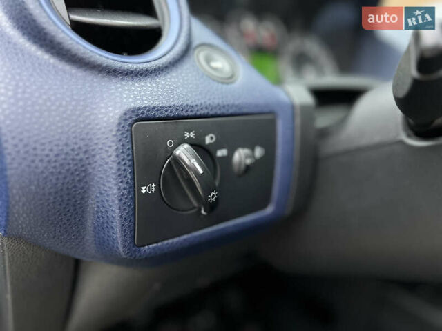 Черный Форд Фиеста, объемом двигателя 1.4 л и пробегом 184 тыс. км за 4750 $, фото 55 на Automoto.ua