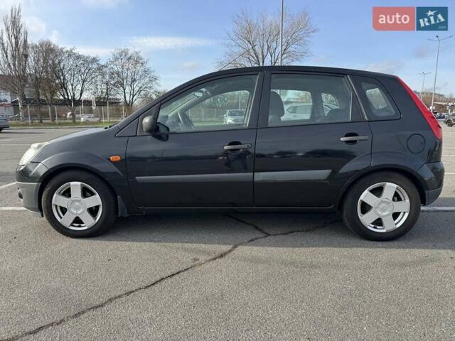 Черный Форд Фиеста, объемом двигателя 1.4 л и пробегом 117 тыс. км за 4500 $, фото 1 на Automoto.ua