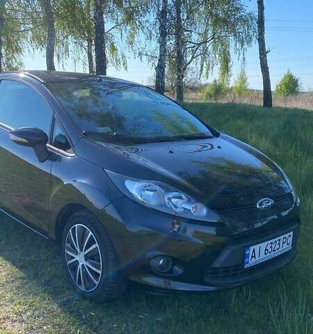Черный Форд Фиеста, объемом двигателя 1.4 л и пробегом 149 тыс. км за 5700 $, фото 1 на Automoto.ua