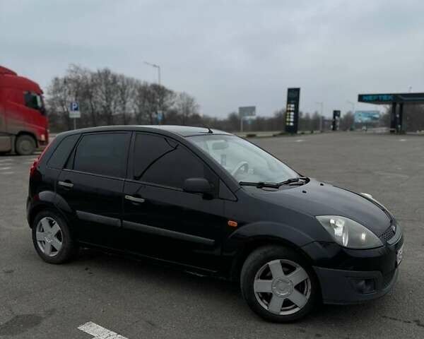 Чорний Форд Фієста, об'ємом двигуна 1.4 л та пробігом 260 тис. км за 3600 $, фото 2 на Automoto.ua