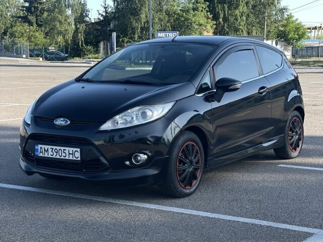 Черный Форд Фиеста, объемом двигателя 1.4 л и пробегом 148 тыс. км за 4200 $, фото 3 на Automoto.ua