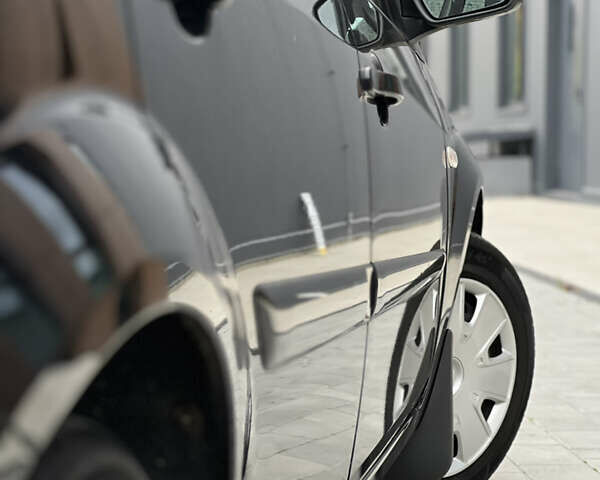 Черный Форд Фиеста, объемом двигателя 1.4 л и пробегом 184 тыс. км за 4750 $, фото 20 на Automoto.ua