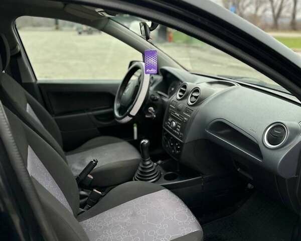 Чорний Форд Фієста, об'ємом двигуна 1.4 л та пробігом 260 тис. км за 3600 $, фото 7 на Automoto.ua