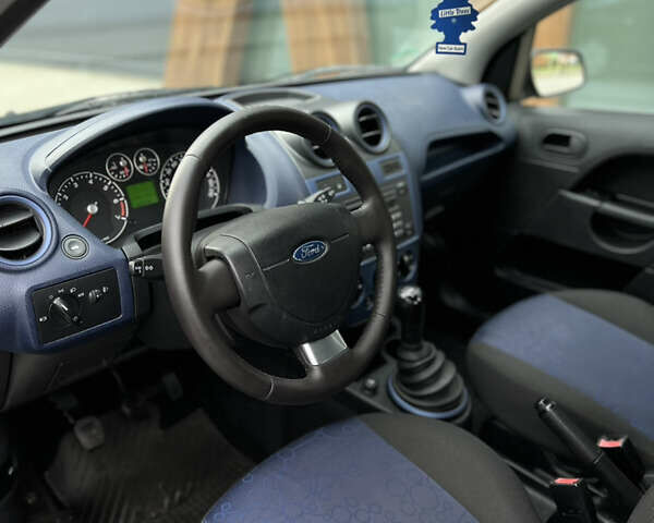 Черный Форд Фиеста, объемом двигателя 1.4 л и пробегом 184 тыс. км за 4750 $, фото 43 на Automoto.ua