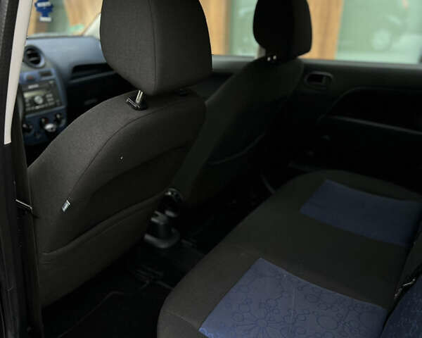 Черный Форд Фиеста, объемом двигателя 1.4 л и пробегом 184 тыс. км за 4750 $, фото 46 на Automoto.ua