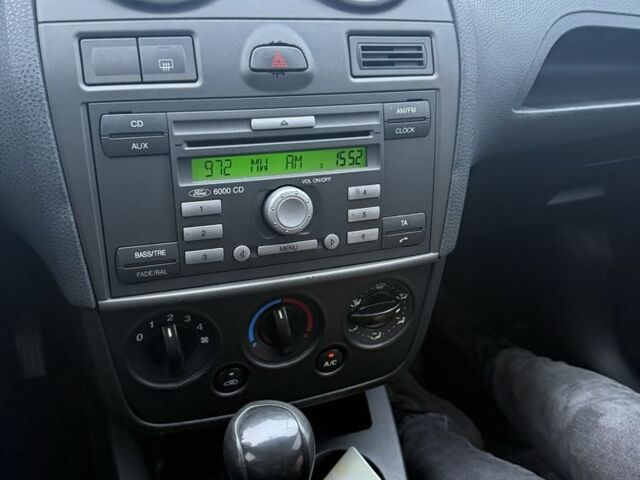 Черный Форд Фиеста, объемом двигателя 1.2 л и пробегом 116 тыс. км за 3800 $, фото 15 на Automoto.ua