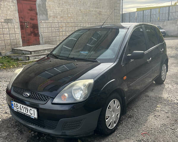 Черный Форд Фиеста, объемом двигателя 1.24 л и пробегом 159 тыс. км за 5500 $, фото 1 на Automoto.ua
