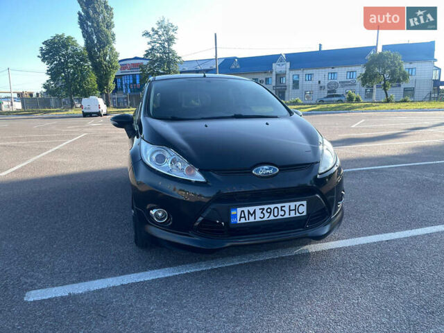 Черный Форд Фиеста, объемом двигателя 1.4 л и пробегом 148 тыс. км за 4399 $, фото 2 на Automoto.ua
