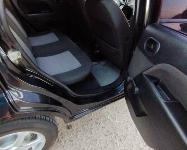 Чорний Форд Фієста, об'ємом двигуна 1.39 л та пробігом 320 тис. км за 4000 $, фото 18 на Automoto.ua