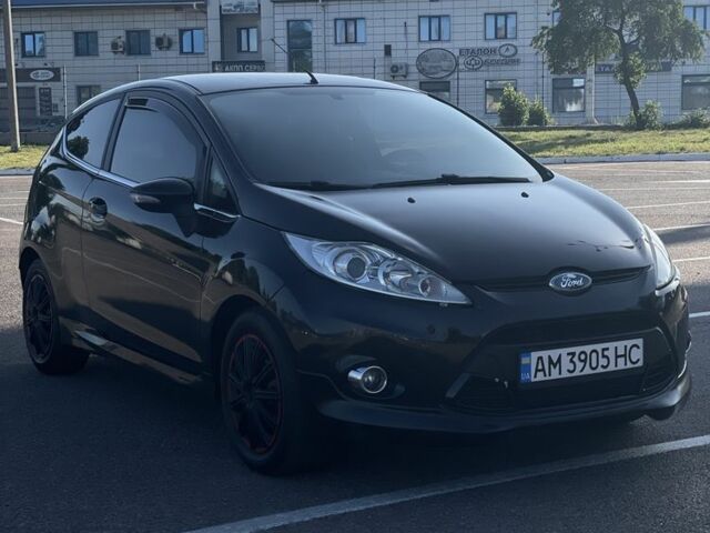 Черный Форд Фиеста, объемом двигателя 1.4 л и пробегом 148 тыс. км за 4200 $, фото 7 на Automoto.ua