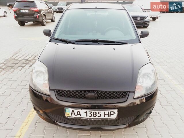 Чорний Форд Фієста, об'ємом двигуна 1.4 л та пробігом 238 тис. км за 4300 $, фото 3 на Automoto.ua