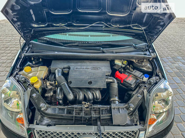 Чорний Форд Фієста, об'ємом двигуна 1.4 л та пробігом 49 тис. км за 5999 $, фото 21 на Automoto.ua