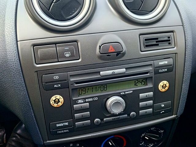 Черный Форд Фиеста, объемом двигателя 1.4 л и пробегом 154 тыс. км за 5100 $, фото 8 на Automoto.ua