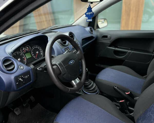 Черный Форд Фиеста, объемом двигателя 1.4 л и пробегом 184 тыс. км за 4750 $, фото 44 на Automoto.ua