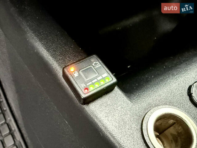 Черный Форд Фиеста, объемом двигателя 1.39 л и пробегом 112 тыс. км за 5899 $, фото 17 на Automoto.ua