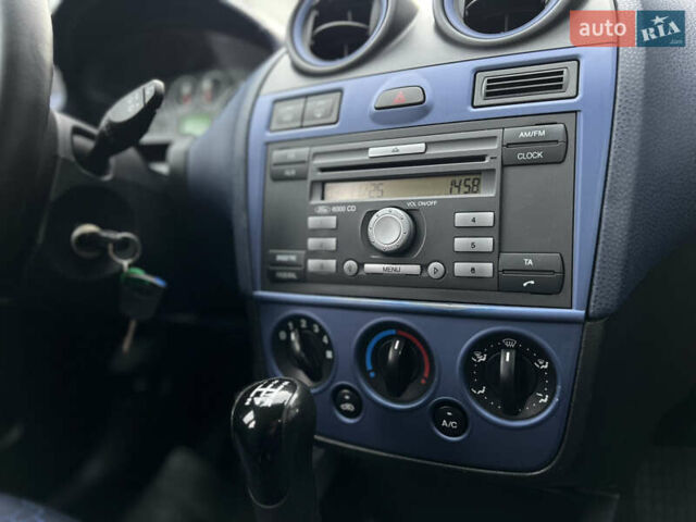 Черный Форд Фиеста, объемом двигателя 1.4 л и пробегом 184 тыс. км за 4750 $, фото 58 на Automoto.ua