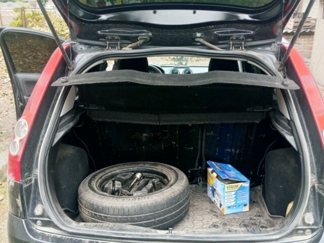 Форд Фієста 2008 у Синельниковом на Automoto.ua Чорний Форд Фієста, об'ємом двигуна 1.2 л та пробігом 225 тис. км за 4300 $, фото 8 на Automoto.ua