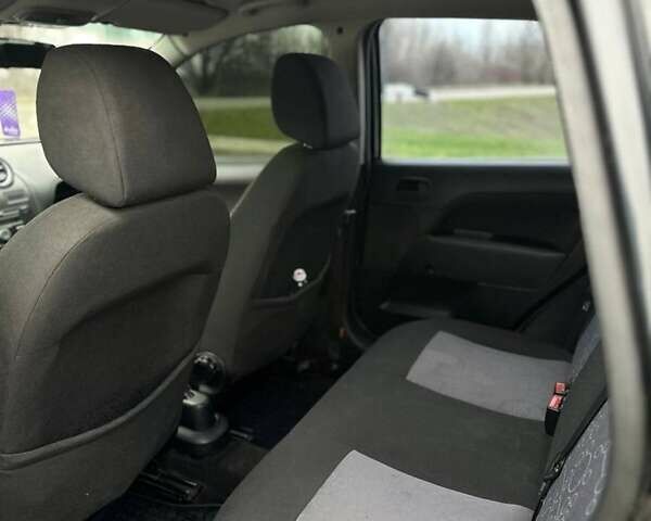 Чорний Форд Фієста, об'ємом двигуна 1.4 л та пробігом 260 тис. км за 3600 $, фото 8 на Automoto.ua