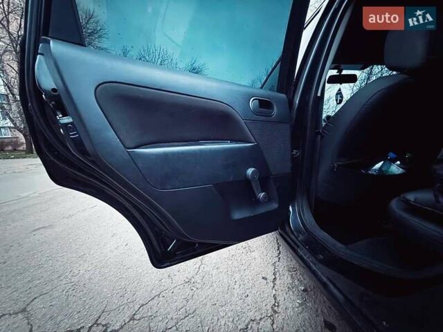 Чорний Форд Фієста, об'ємом двигуна 1.25 л та пробігом 246 тис. км за 4300 $, фото 6 на Automoto.ua