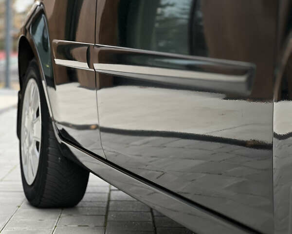 Черный Форд Фиеста, объемом двигателя 1.4 л и пробегом 184 тыс. км за 4750 $, фото 7 на Automoto.ua