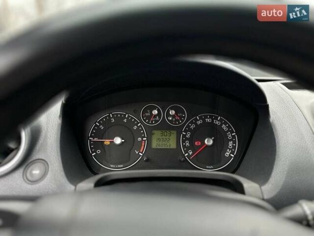 Чорний Форд Фієста, об'ємом двигуна 1.4 л та пробігом 260 тис. км за 3600 $, фото 5 на Automoto.ua