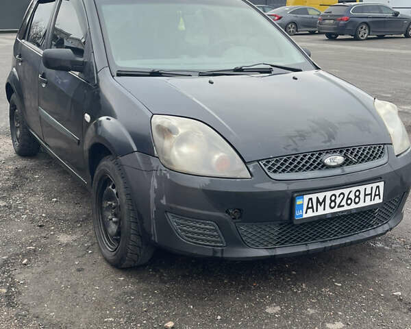 Черный Форд Фиеста, объемом двигателя 1.39 л и пробегом 337 тыс. км за 2600 $, фото 1 на Automoto.ua