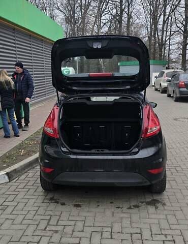 Черный Форд Фиеста, объемом двигателя 1.24 л и пробегом 160 тыс. км за 5600 $, фото 5 на Automoto.ua