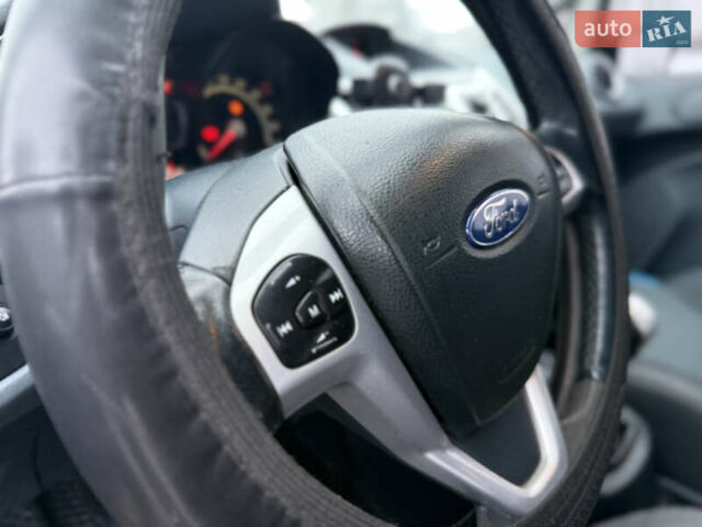 Черный Форд Фиеста, объемом двигателя 1.6 л и пробегом 213 тыс. км за 3999 $, фото 46 на Automoto.ua