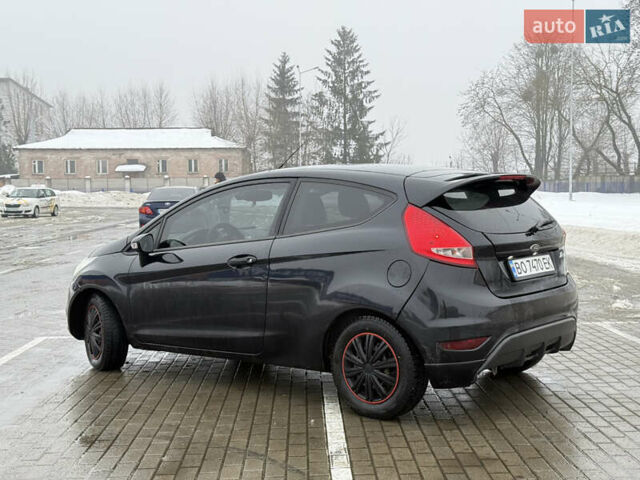 Черный Форд Фиеста, объемом двигателя 1.6 л и пробегом 213 тыс. км за 3999 $, фото 11 на Automoto.ua