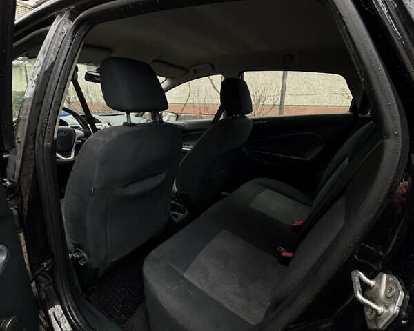 Черный Форд Фиеста, объемом двигателя 1.6 л и пробегом 229 тыс. км за 6400 $, фото 9 на Automoto.ua