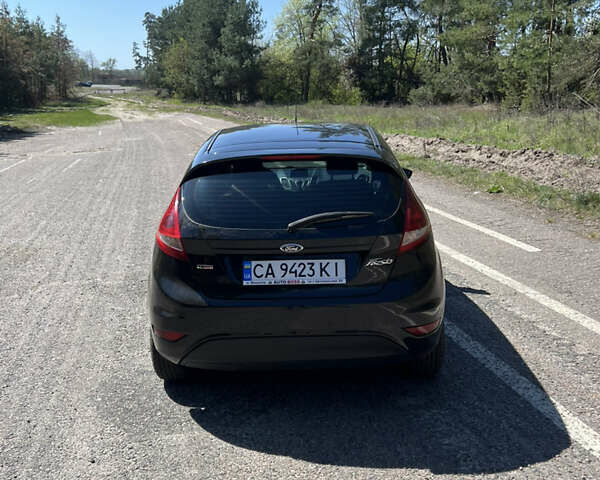 Черный Форд Фиеста, объемом двигателя 1.6 л и пробегом 230 тыс. км за 4700 $, фото 3 на Automoto.ua