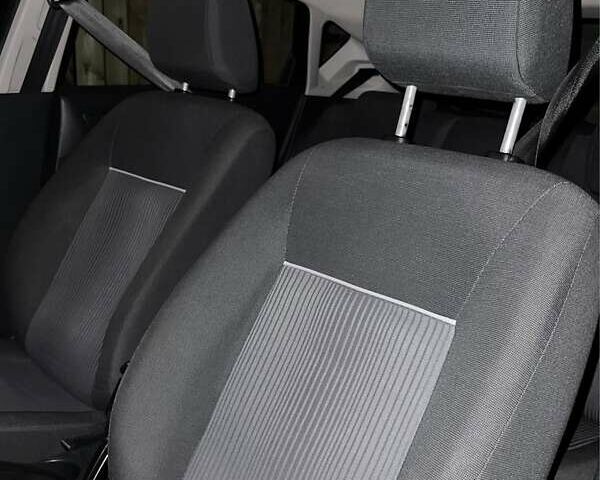 Чорний Форд Фієста, об'ємом двигуна 1.4 л та пробігом 130 тис. км за 4900 $, фото 9 на Automoto.ua