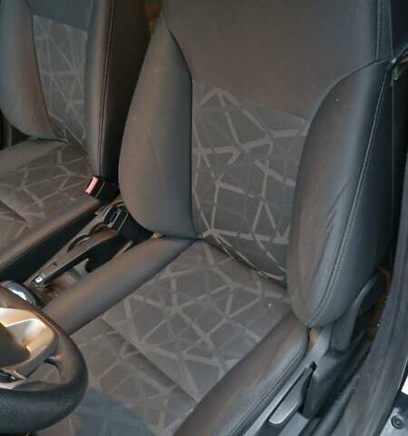 Чорний Форд Фієста, об'ємом двигуна 1.6 л та пробігом 170 тис. км за 5750 $, фото 16 на Automoto.ua